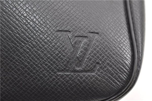 Auth Louis Vuitton Taiga Trousse Toilette GM Clutch Bag Black M30212 LV 1411G