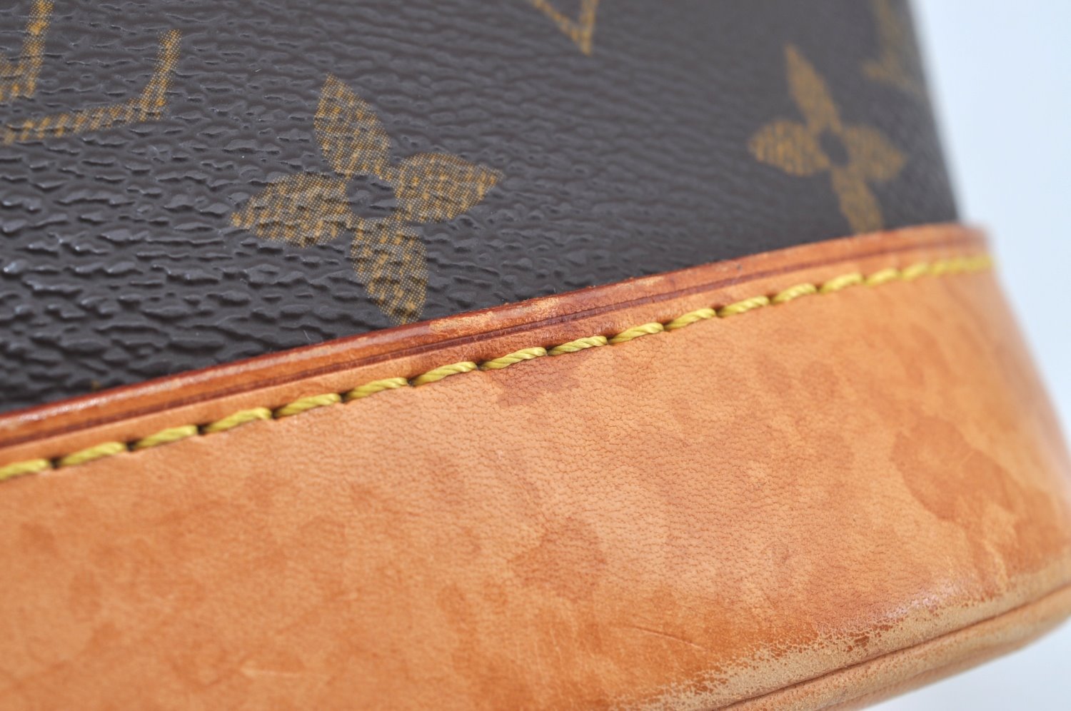 Authentic Louis Vuitton Monogram Alma Hand Bag Purse M51130 LV 1423F