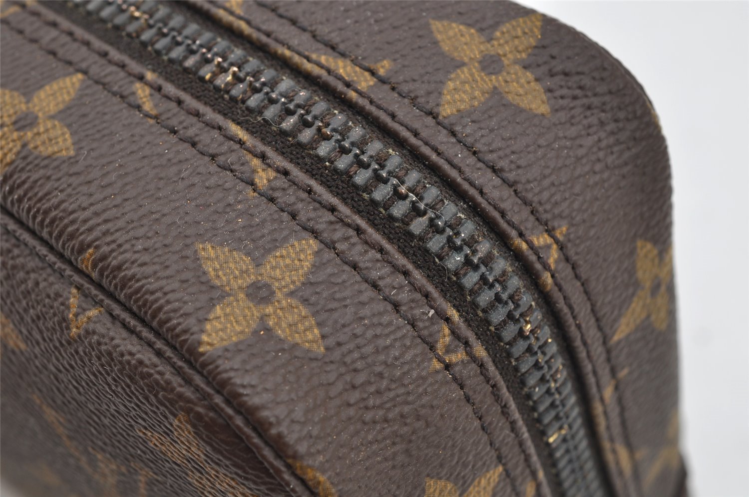 Auth Louis Vuitton Monogram Trousse Toilette 23 Clutch Hand Bag M47524 LV 1440I