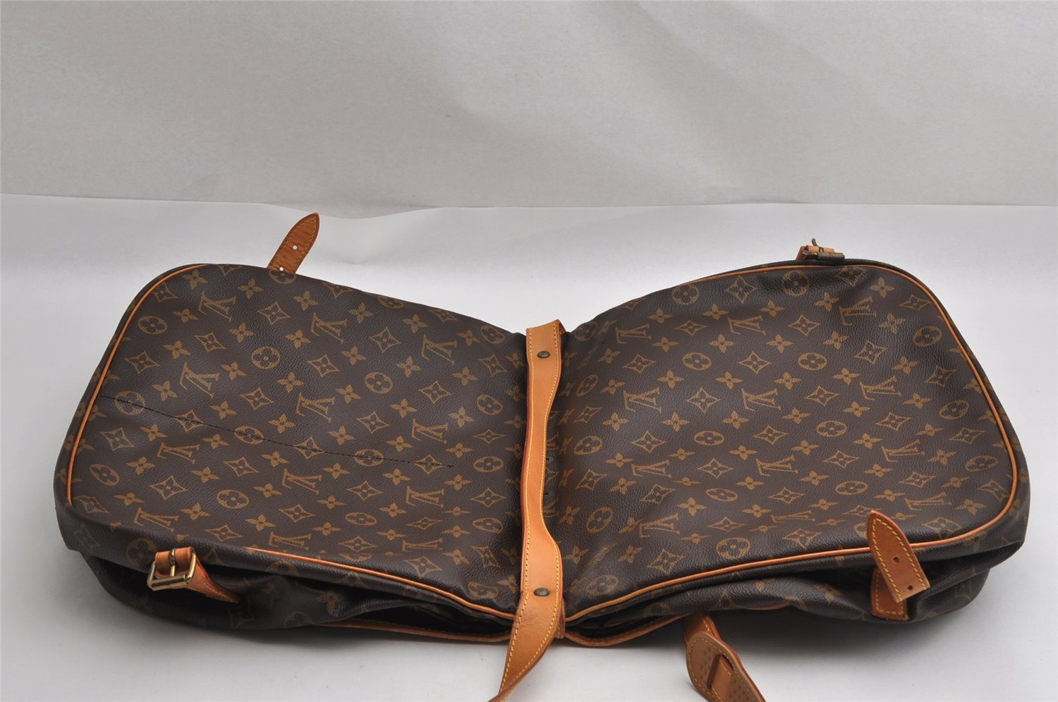 Authentic Louis Vuitton Monogram Saumur 35 Shoulder Cross Bag M42254 LV 1443I