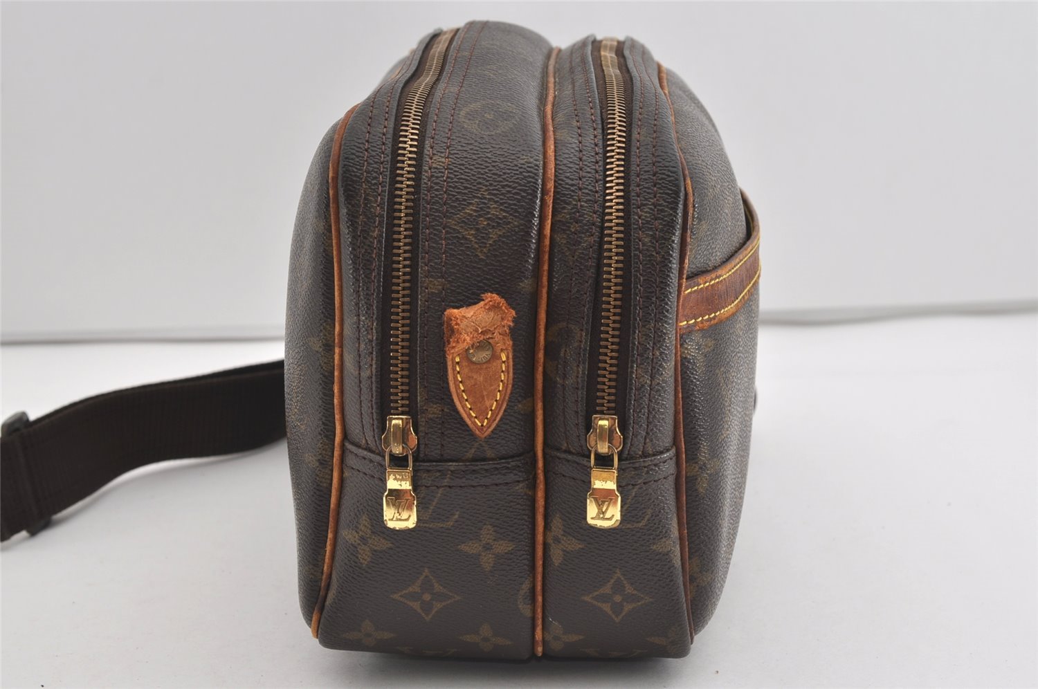 Authentic Louis Vuitton Monogram Reporter PM Shoulder Bag M45254 Junk 1450I