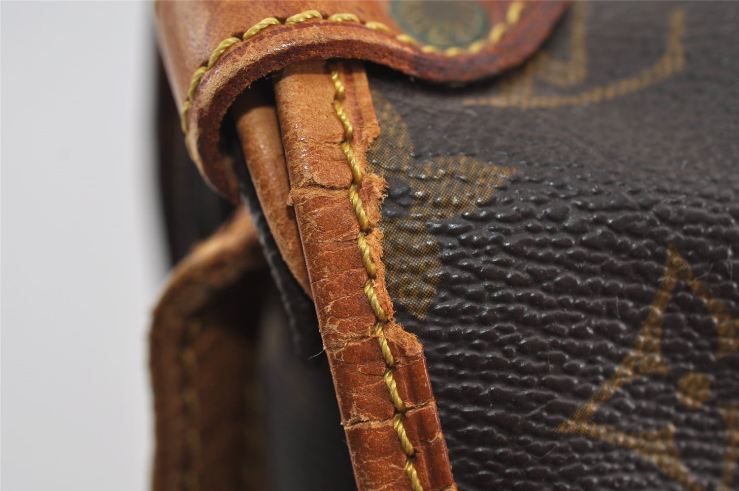 Authentic Louis Vuitton Monogram Saumur 30 Shoulder Cross Bag M42256 LV 1454I