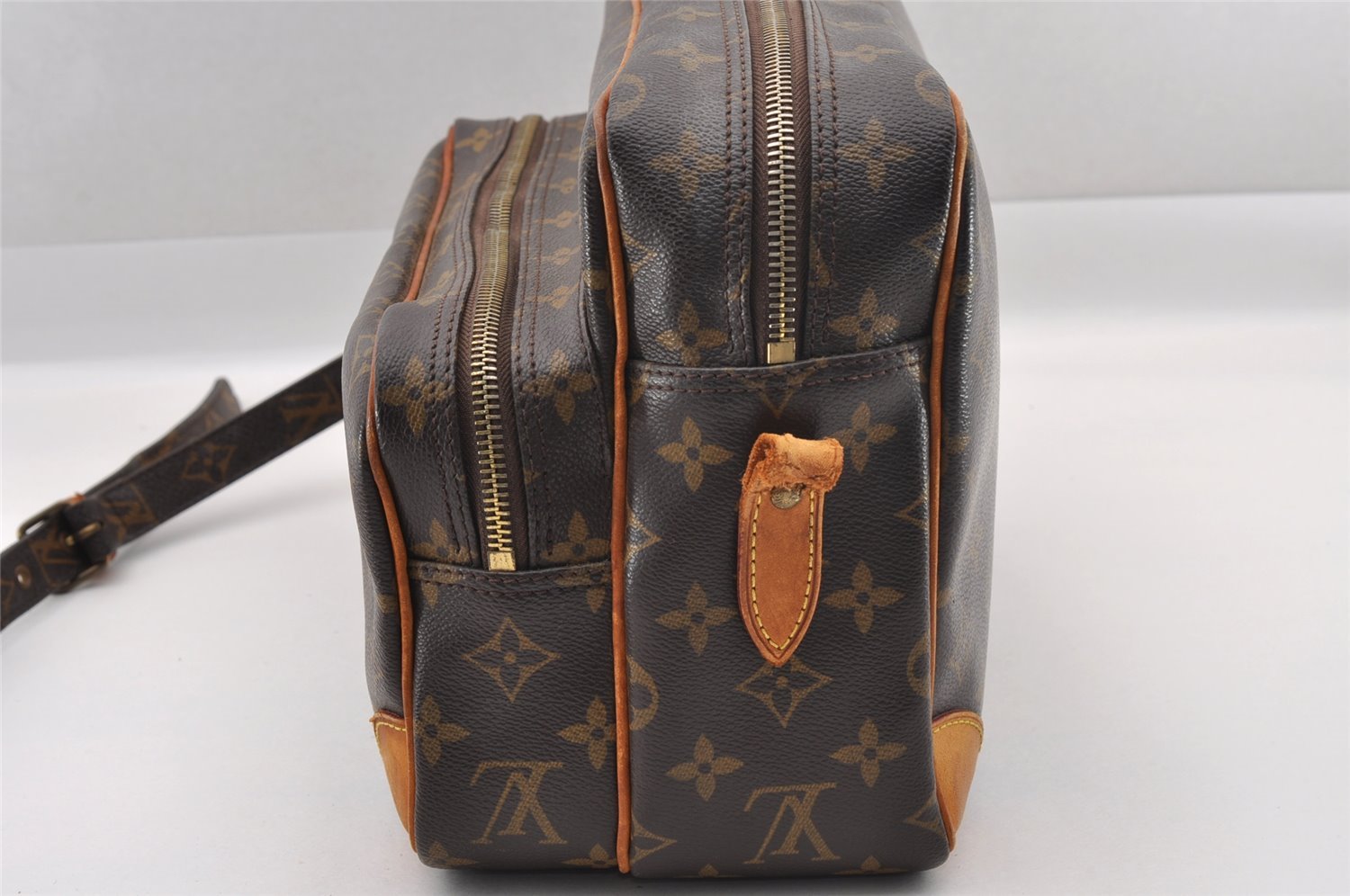Authentic Louis Vuitton Monogram Nile Shoulder Cross Body Bag M45244 Junk 1457I
