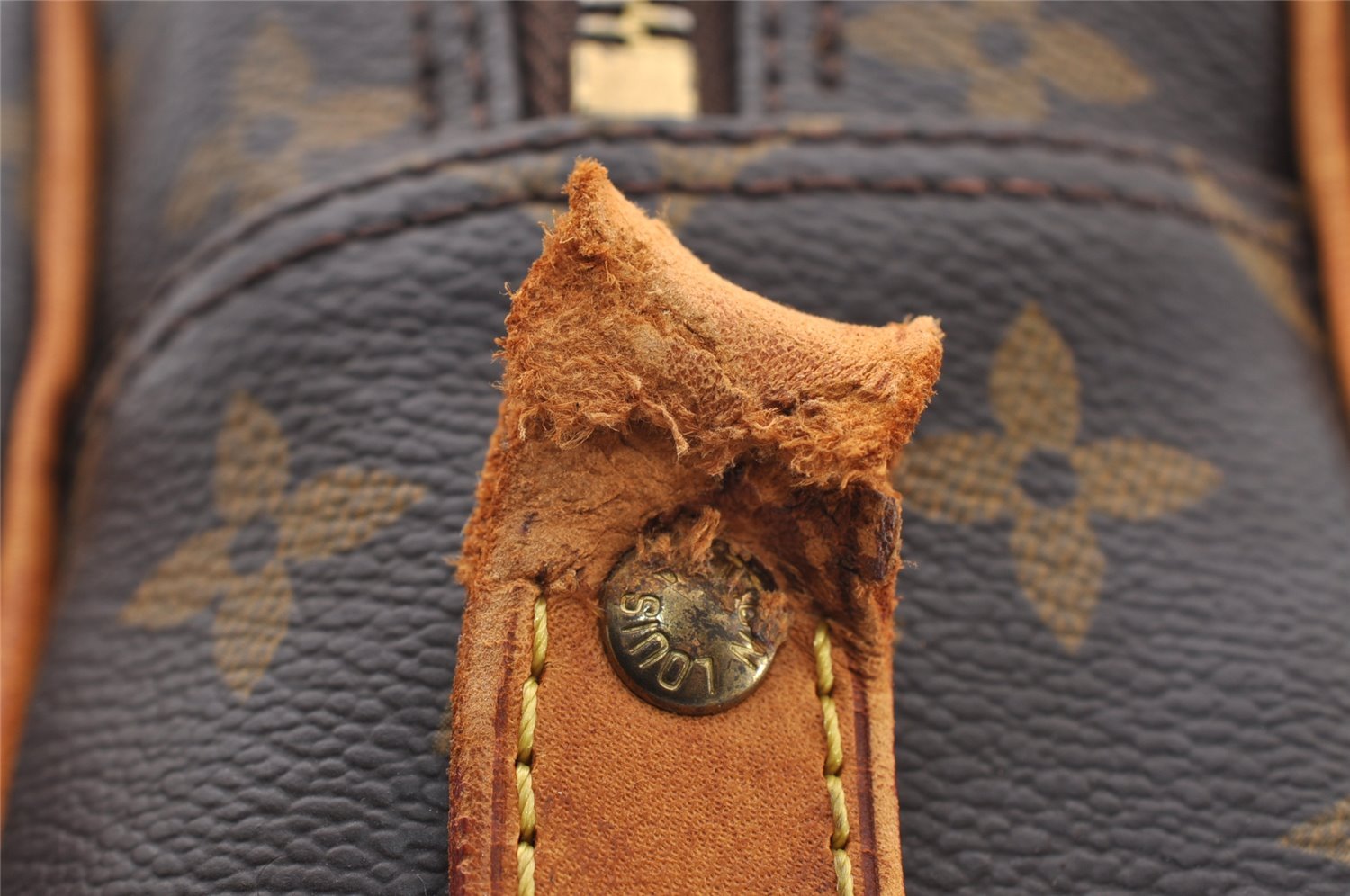 Authentic Louis Vuitton Monogram Nile Shoulder Cross Body Bag M45244 Junk 1457I