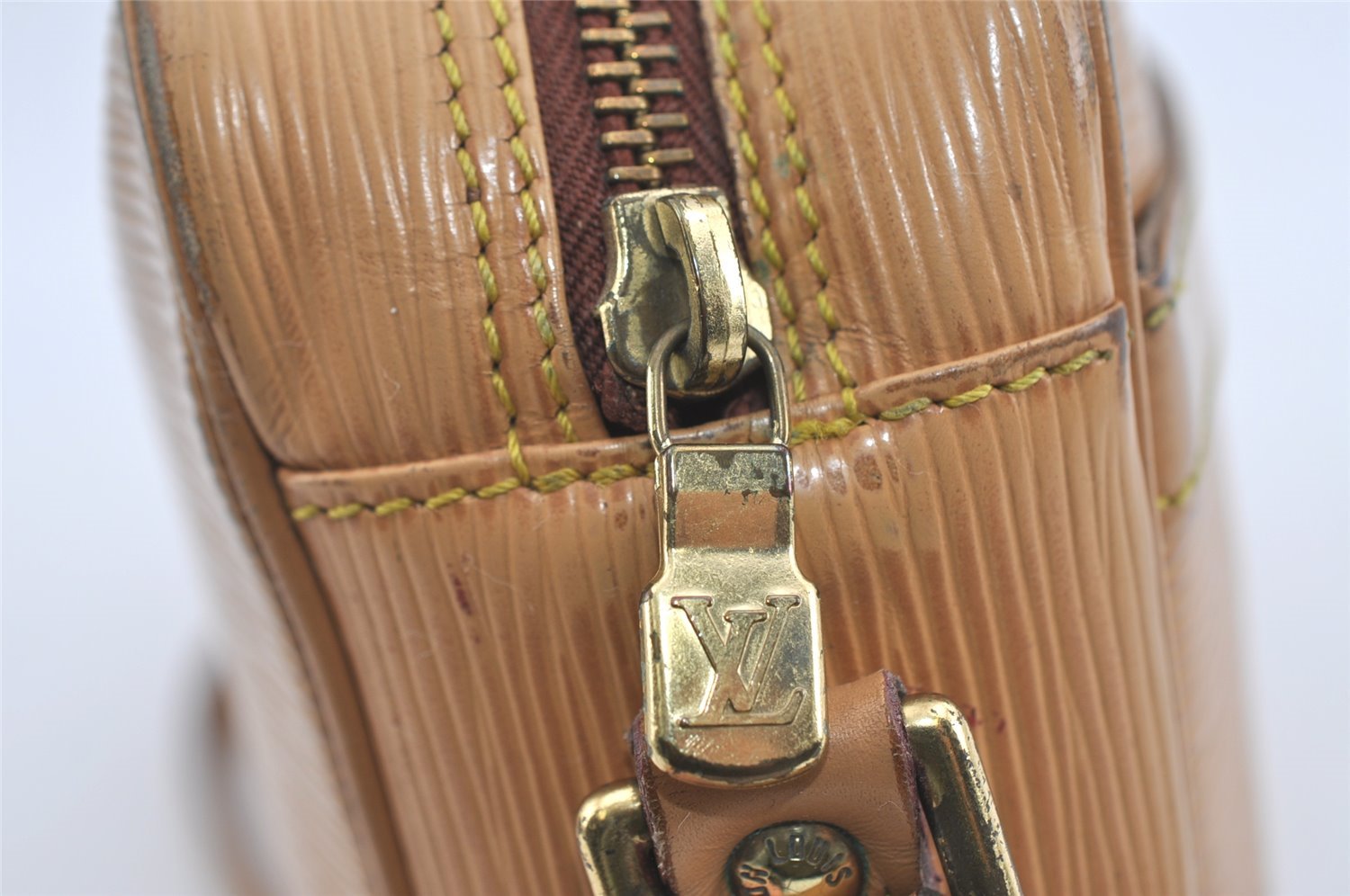 Authentic Louis Vuitton Epi Trocadero 24 Shoulder Cross Bag M52316 Beige 1462I