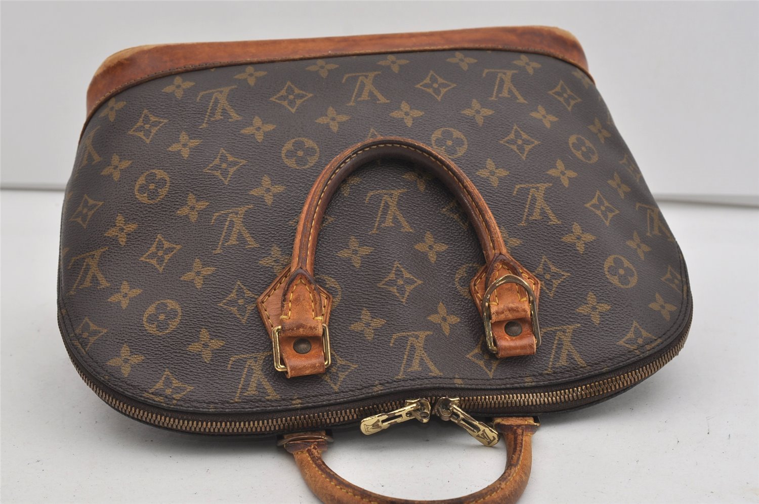 Authentic Louis Vuitton Monogram Alma Hand Bag Purse M51130 LV 1465I