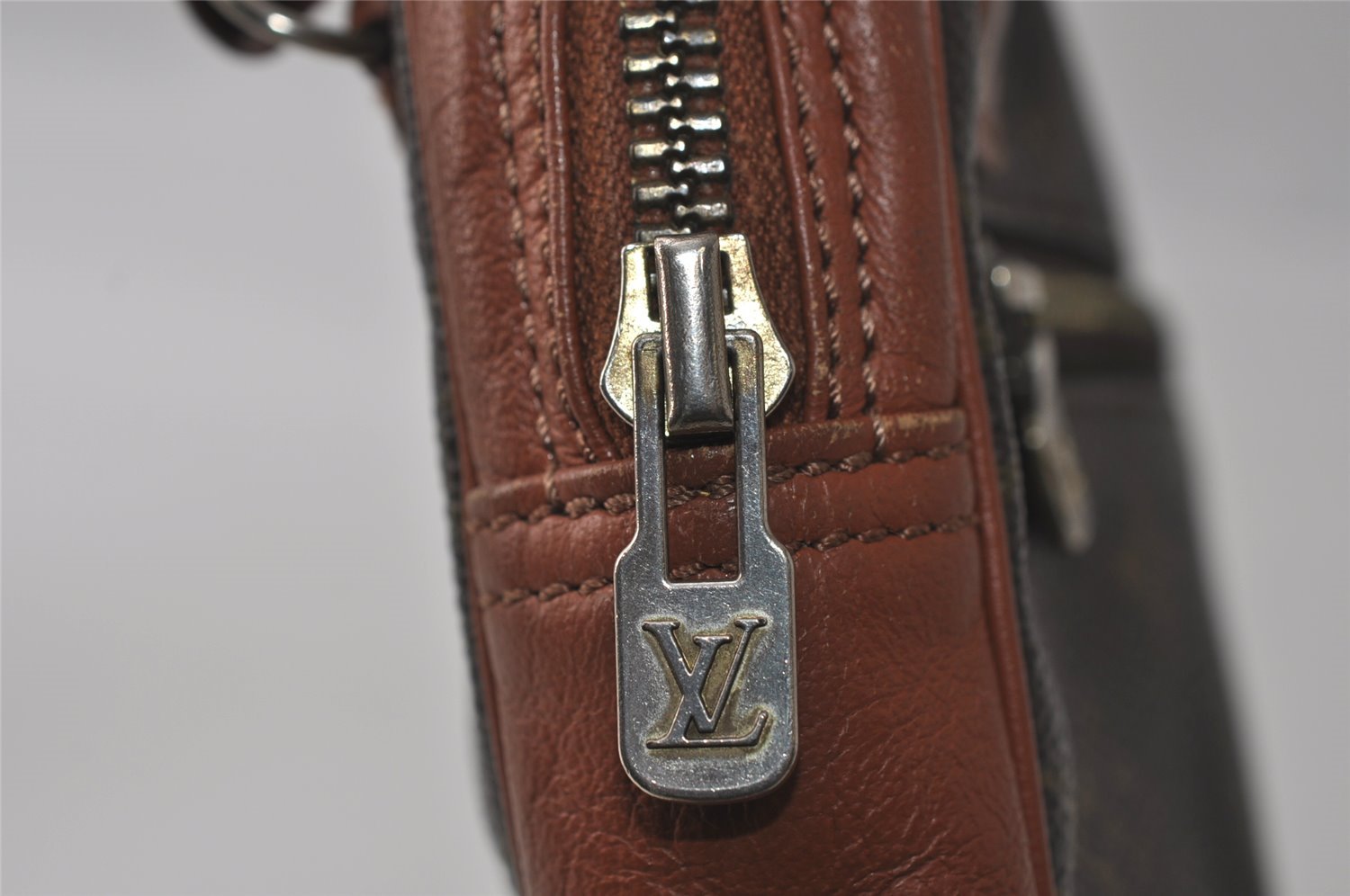 Authentic Louis Vuitton Monogram Pochette Sport Clutch Hand Bag Old Model 1470I