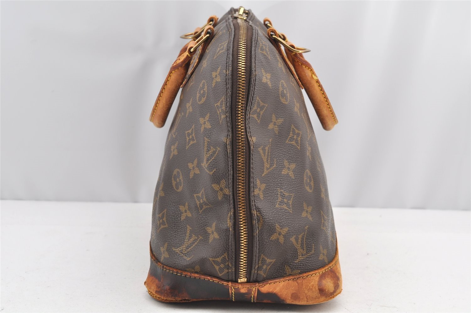 Authentic Louis Vuitton Monogram Alma Hand Bag Purse M51130 LV 1474I