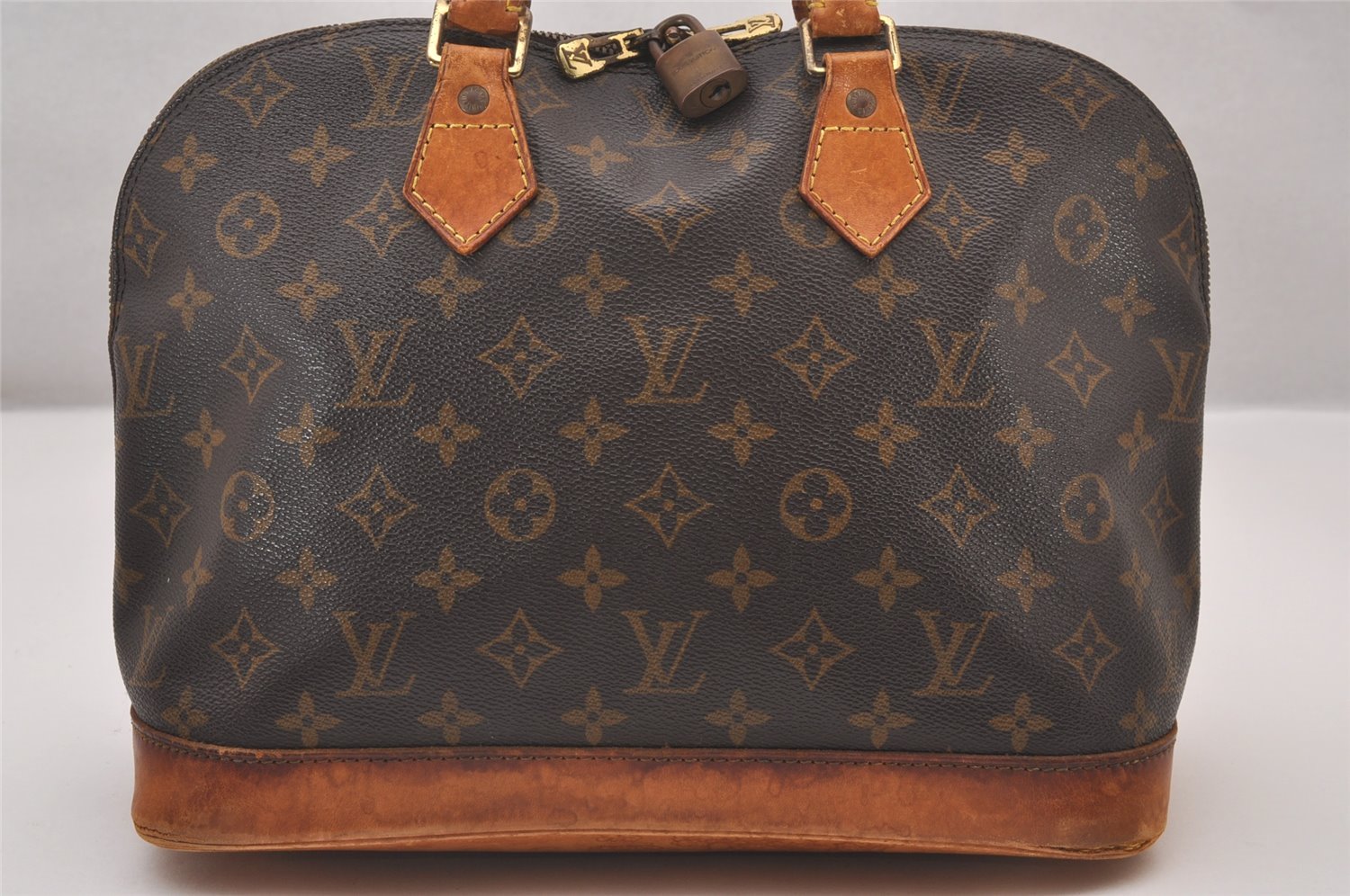 Authentic Louis Vuitton Monogram Alma Hand Bag Purse M51130 LV 1475I