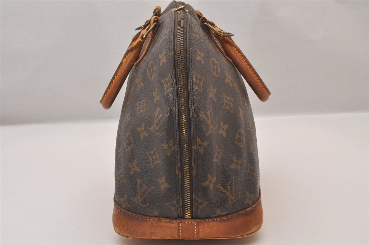 Authentic Louis Vuitton Monogram Alma Hand Bag Purse M51130 LV 1475I
