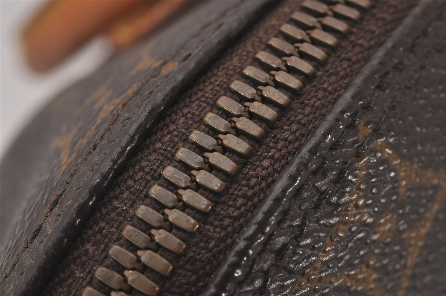 Authentic Louis Vuitton Monogram Alma Hand Bag Purse M51130 LV 1475I