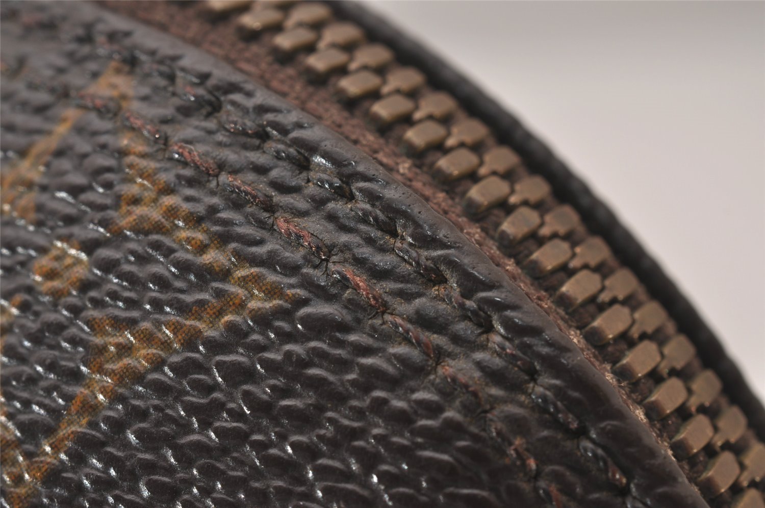 Authentic Louis Vuitton Monogram Alma Hand Bag Purse M51130 LV 1475I