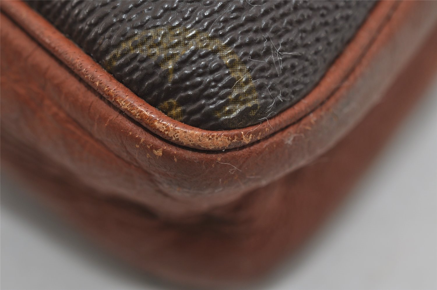 Authentic Louis Vuitton Monogram Pochette Sport Clutch Hand Bag Old Model 1477I