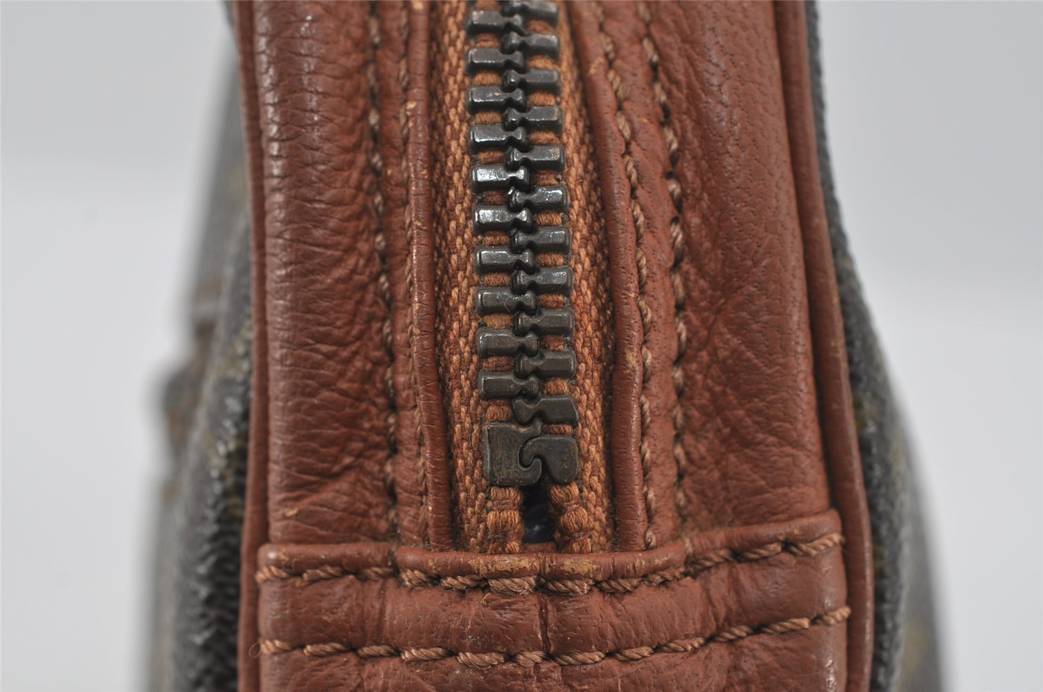 Authentic Louis Vuitton Monogram Pochette Sport Clutch Hand Bag Old Model 1477I