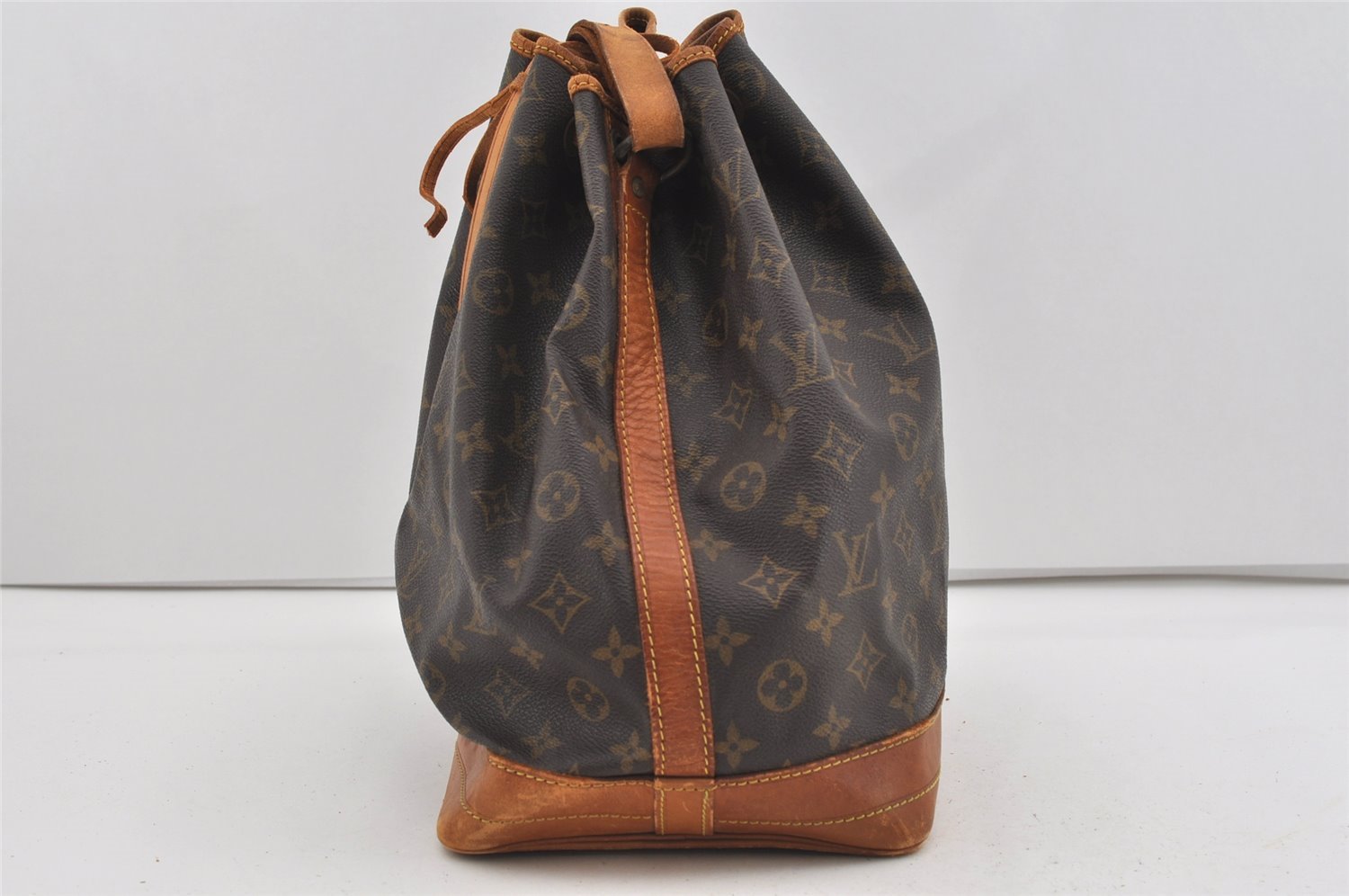 Authentic Louis Vuitton Monogram Noe Shoulder Drawstring Bag M42224 LV 1479I