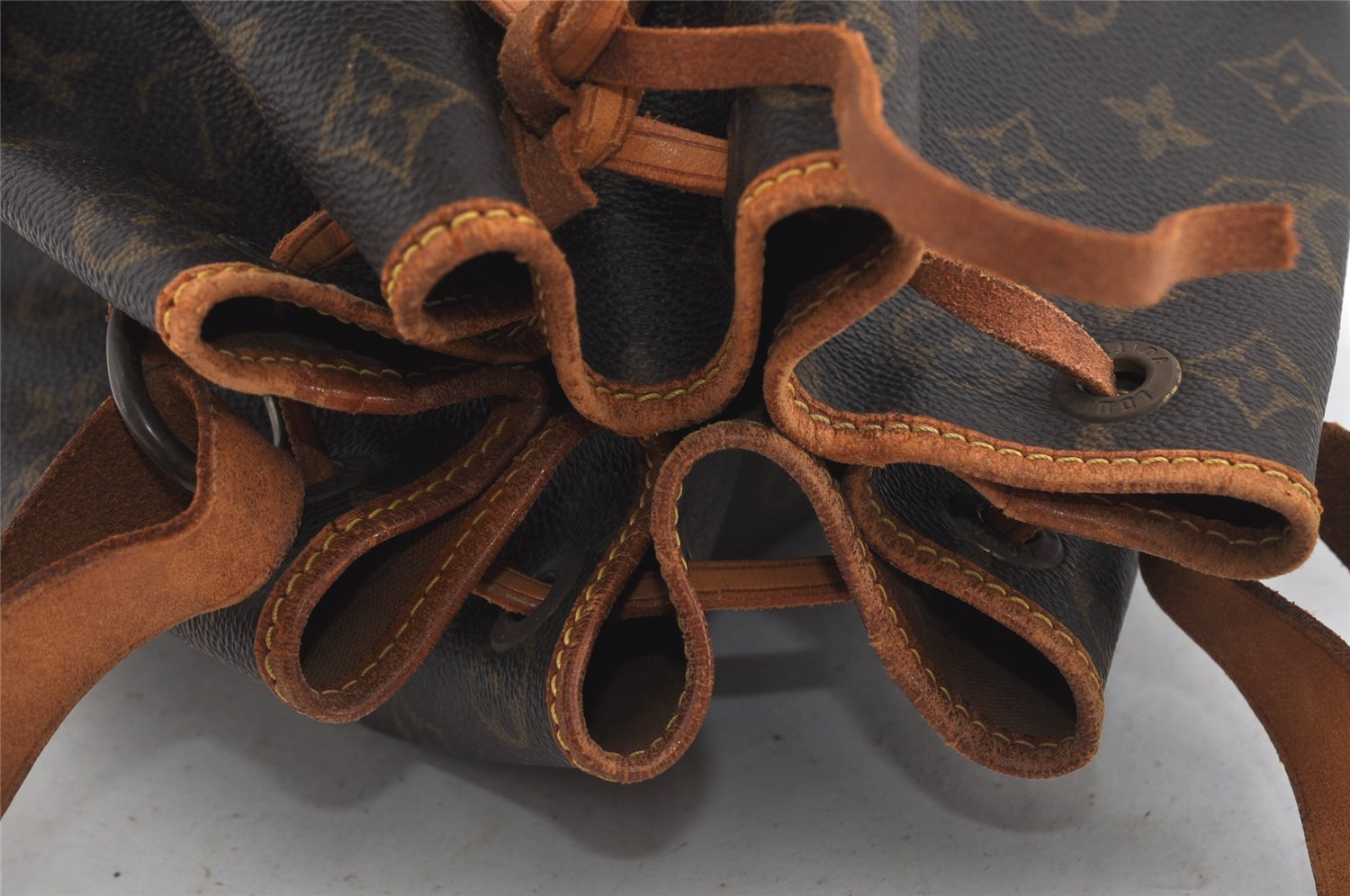 Authentic Louis Vuitton Monogram Noe Shoulder Drawstring Bag M42224 LV 1479I
