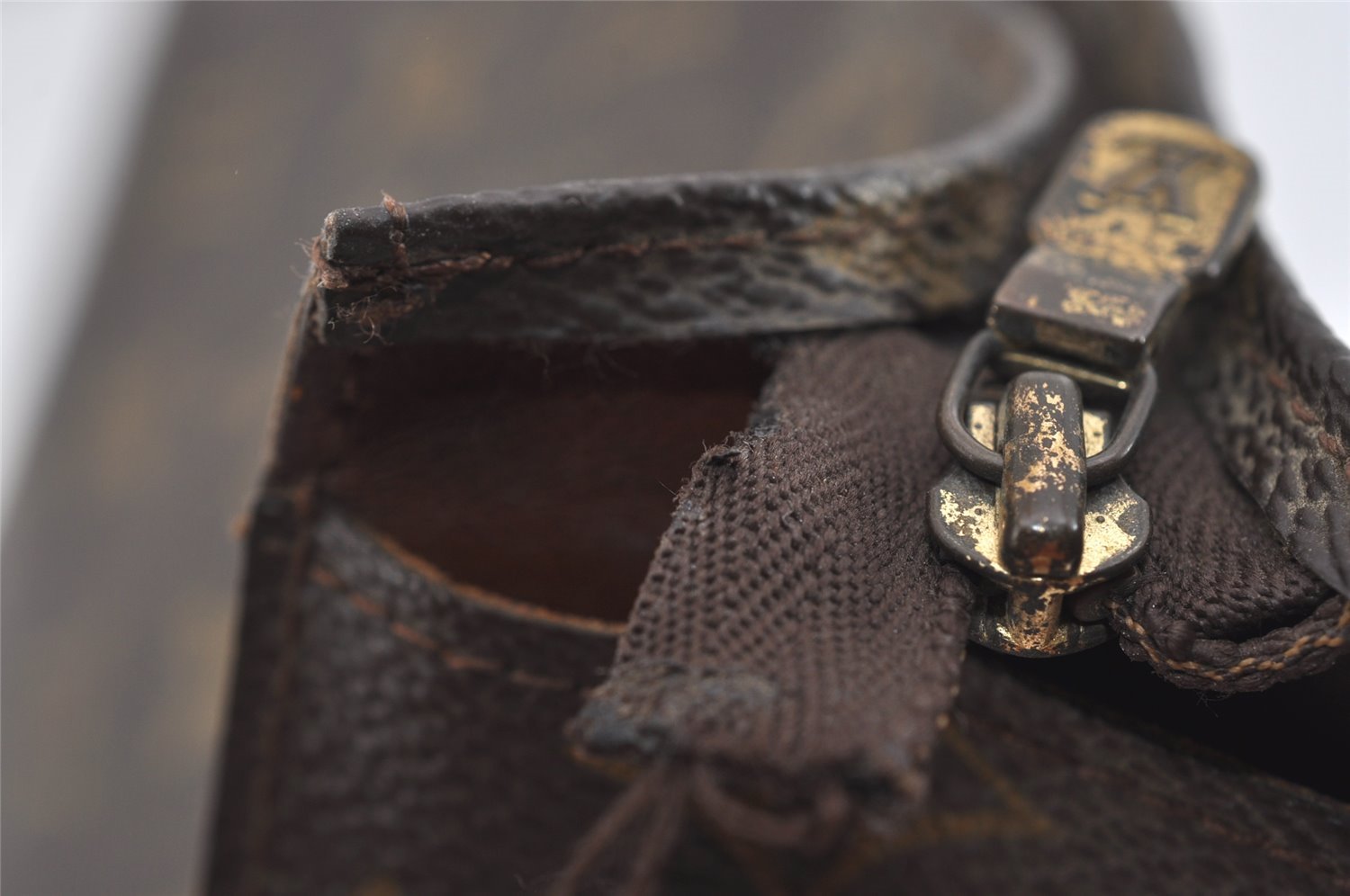 Auth Louis Vuitton Monogram Poche Toilette 26 Cosmetics Pouch Old Model LV 1483I