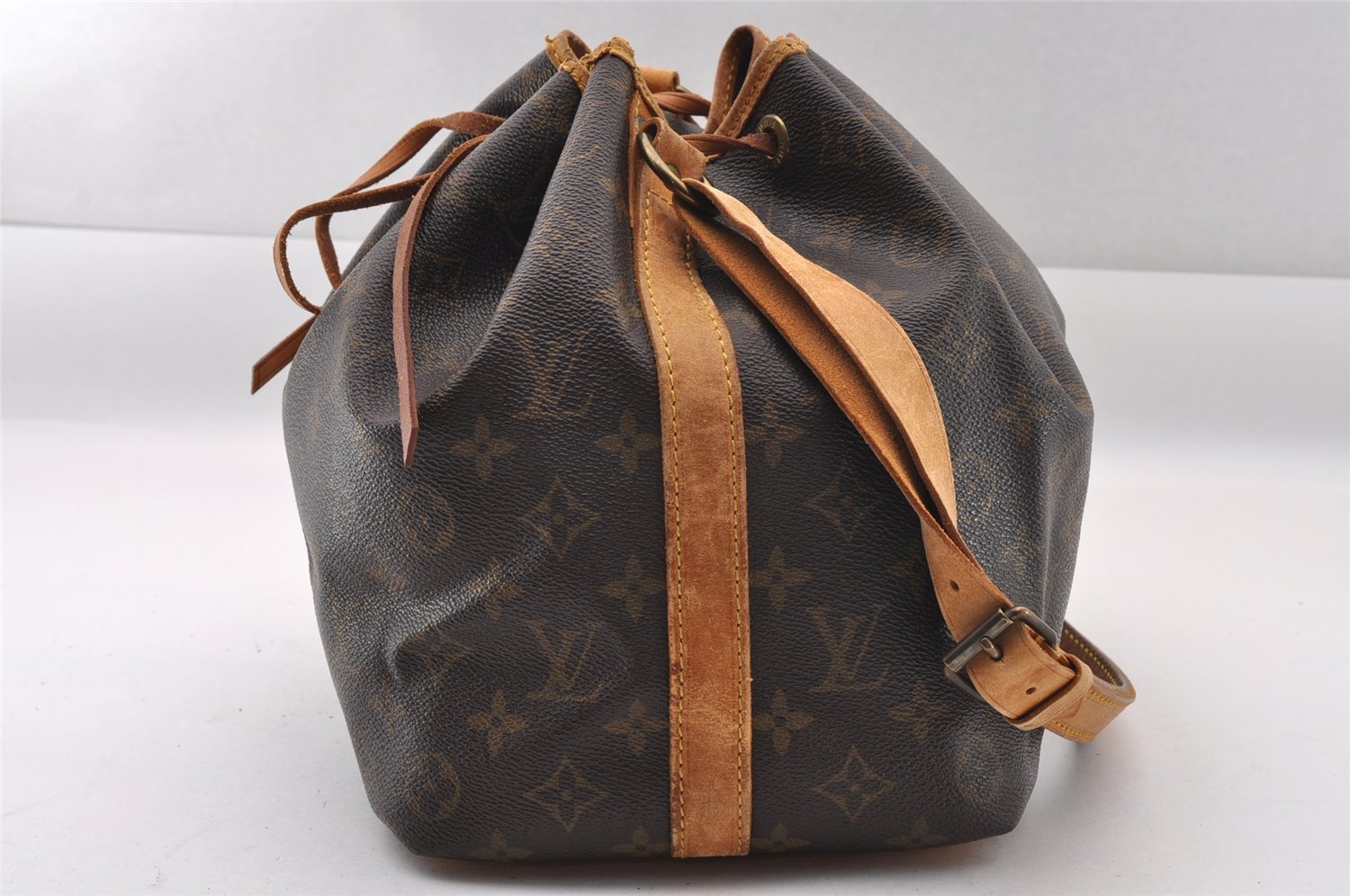 Authentic Louis Vuitton Monogram Petit Noe M42226 Shoulder Drawstring Bag 1484I