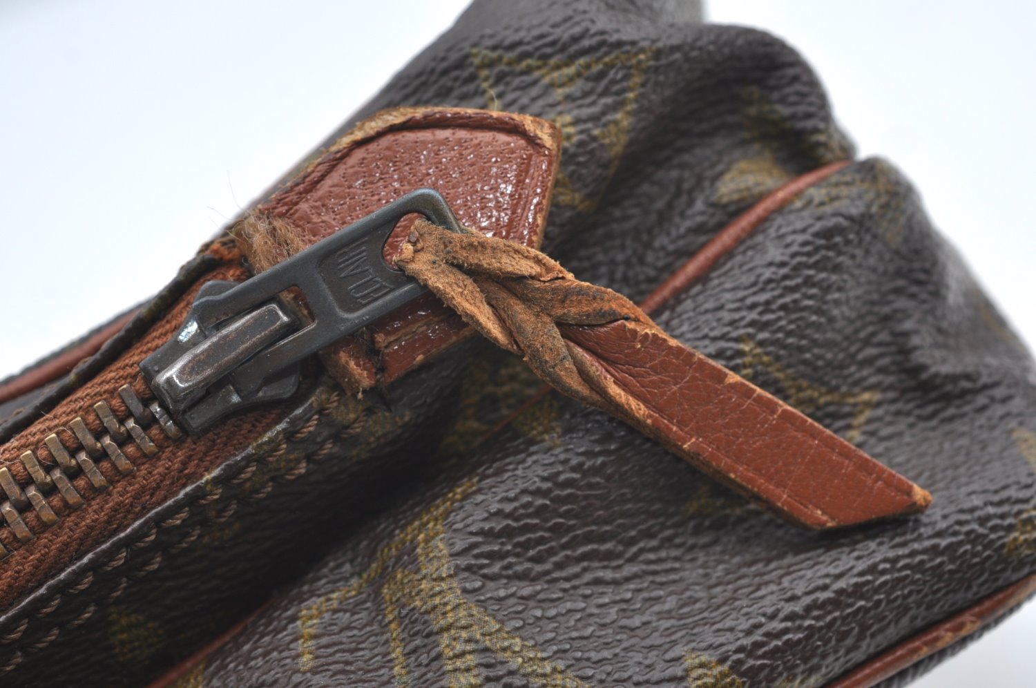 Authentic Louis Vuitton Monogram Amazone Shoulder Cross Body Bag Old Model 1488I