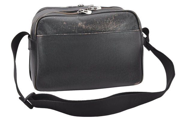 Auth Louis Vuitton Taiga Reporter PM Shoulder Cross Bag Black M30152 LV 1494I