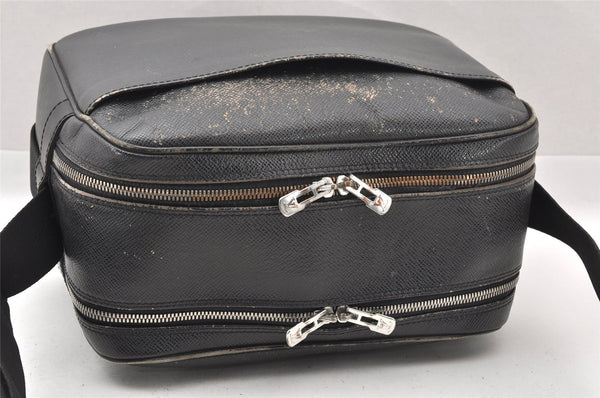 Auth Louis Vuitton Taiga Reporter PM Shoulder Cross Bag Black M30152 LV 1494I