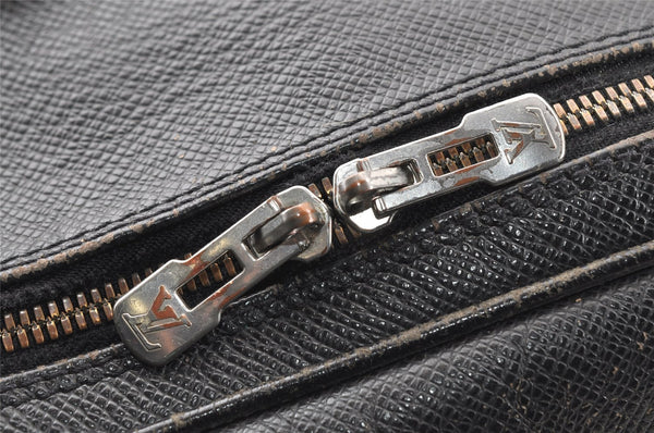 Auth Louis Vuitton Taiga Reporter PM Shoulder Cross Bag Black M30152 LV 1494I