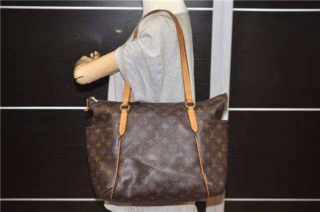 Authentic Louis Vuitton Monogram Totally MM Shoulder Tote Bag M41015 LV 1495F