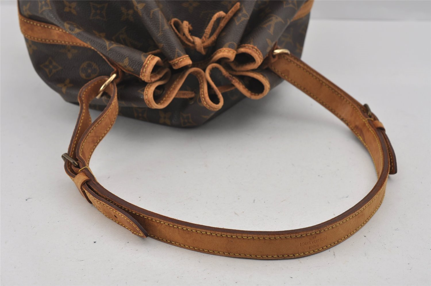 Authentic Louis Vuitton Monogram Noe Shoulder Drawstring Bag M42224 LV 1499I