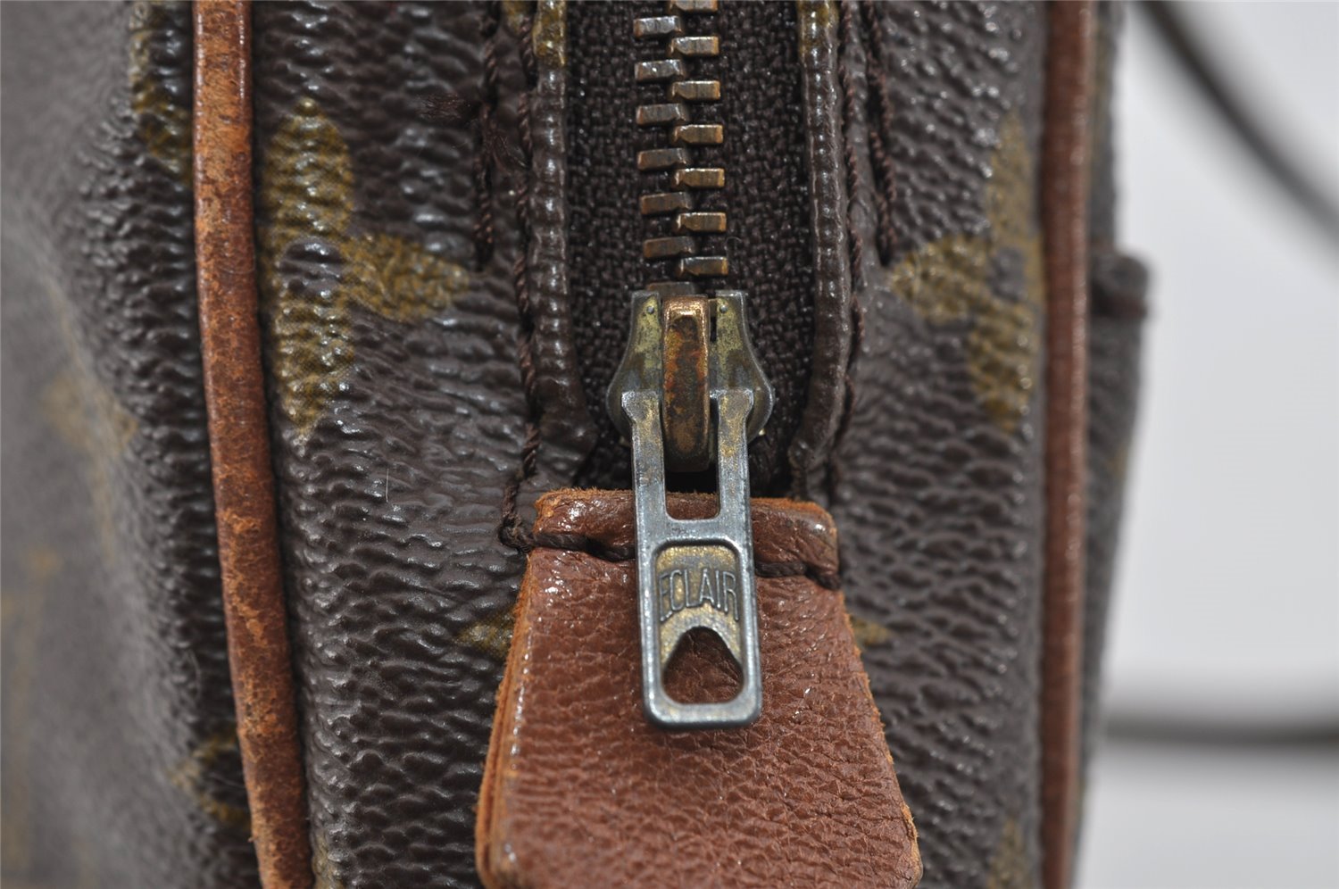 Authentic Louis Vuitton Monogram Danube Shoulder Cross Bag Old Model LV 1500I