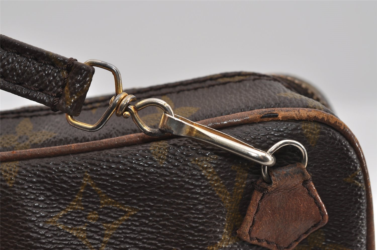 Authentic Louis Vuitton Monogram Danube Shoulder Cross Bag Old Model LV 1500I