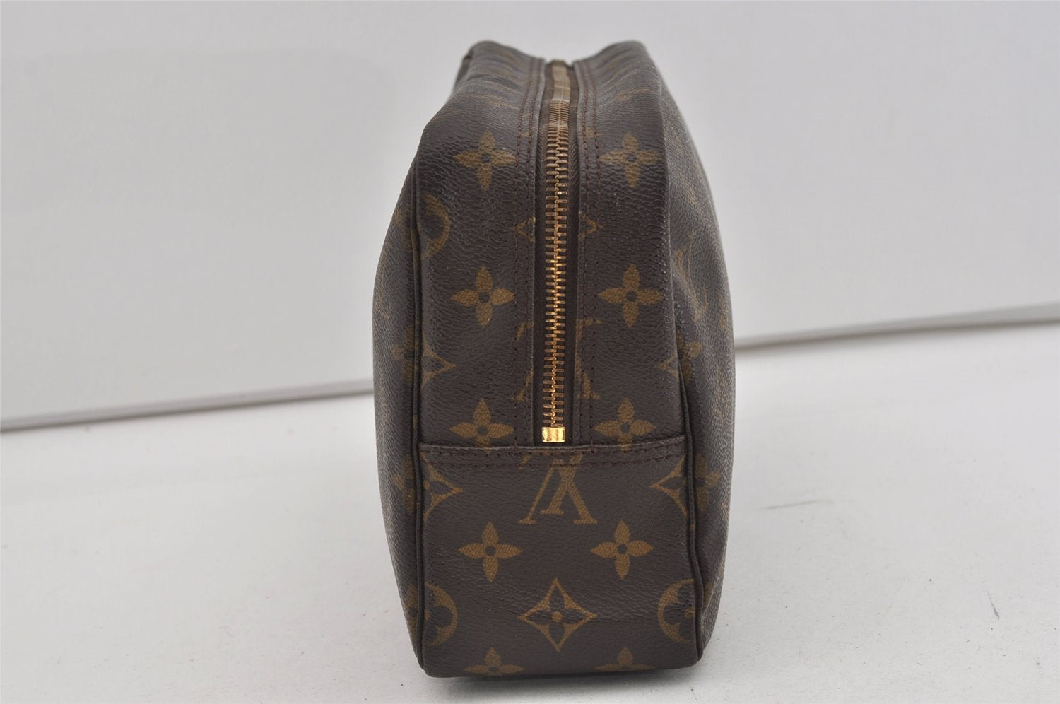 Auth Louis Vuitton Monogram Trousse Toilette 28 Clutch Hand Bag M47522 LV 1501I