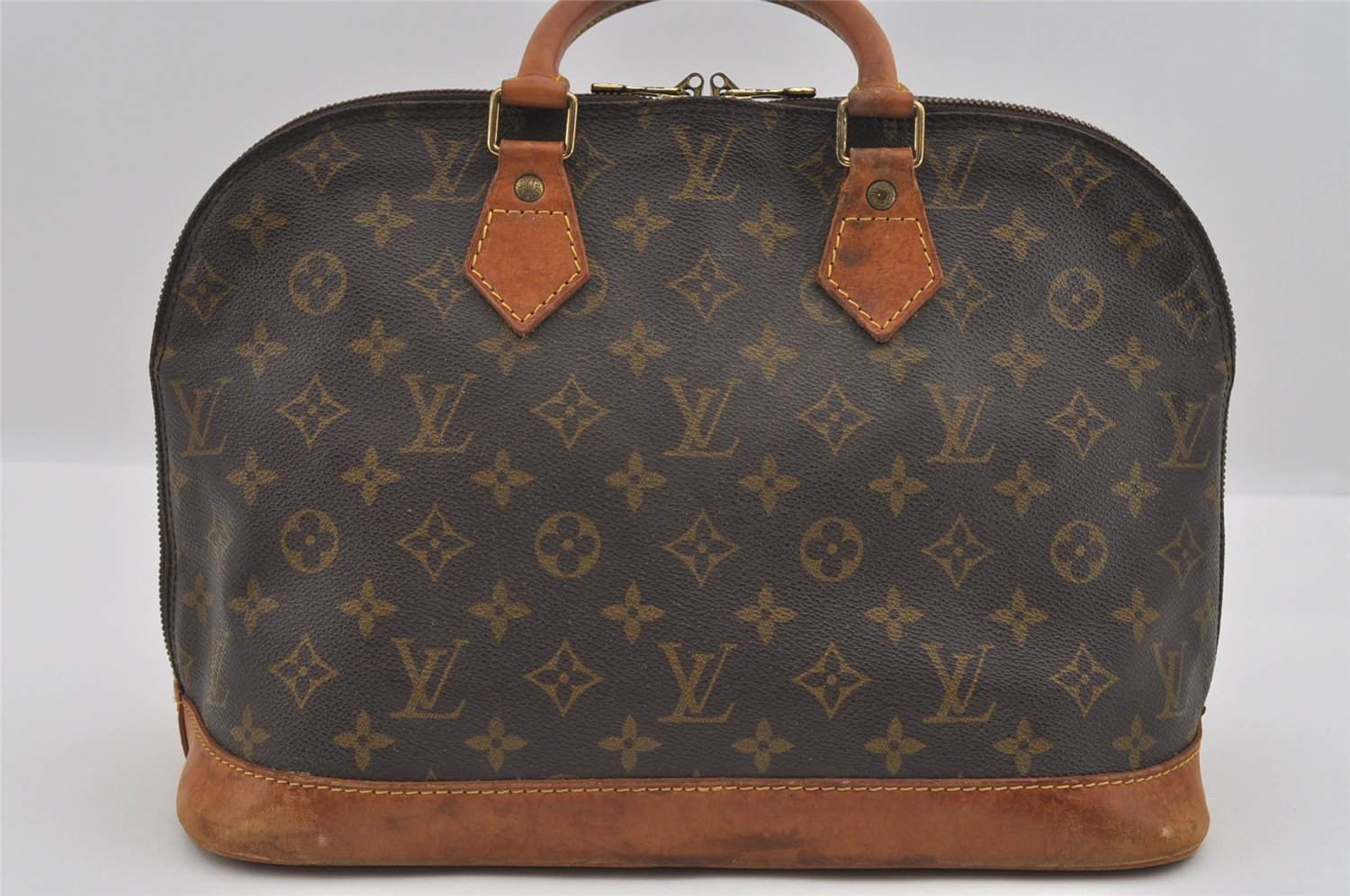 Authentic Louis Vuitton Monogram Alma Hand Bag Purse M51130 LV 1505I