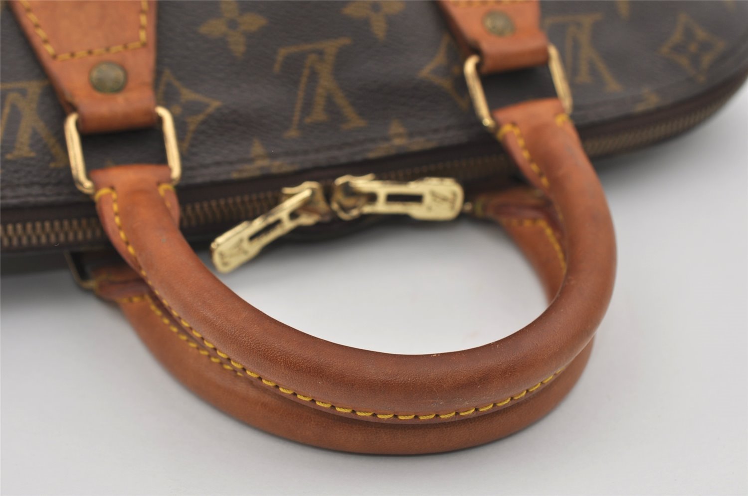 Authentic Louis Vuitton Monogram Alma Hand Bag Purse M51130 LV 1505I