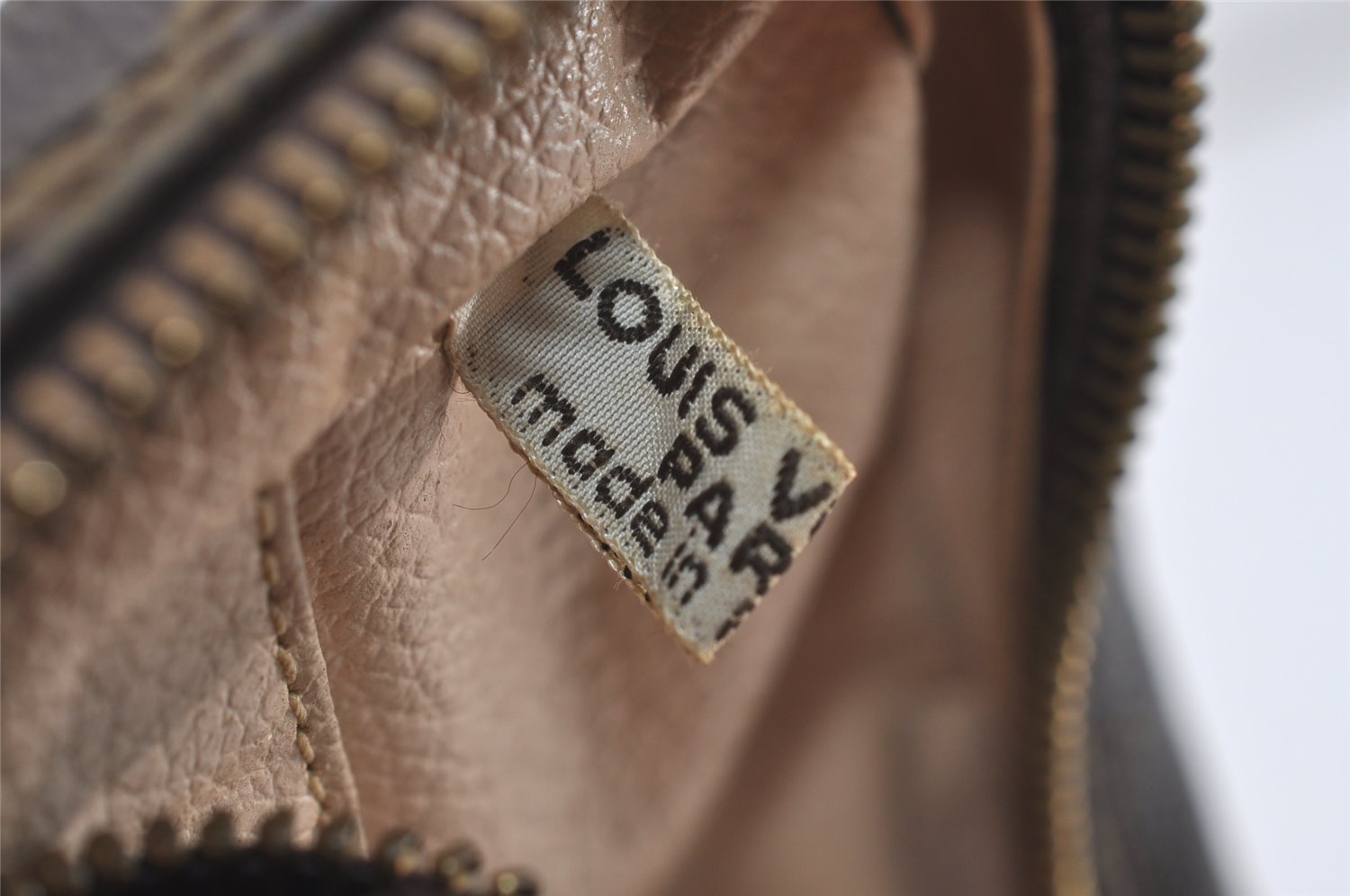 Auth Louis Vuitton Monogram Trousse Toilette 23 Clutch Hand Bag M47524 LV 1512I