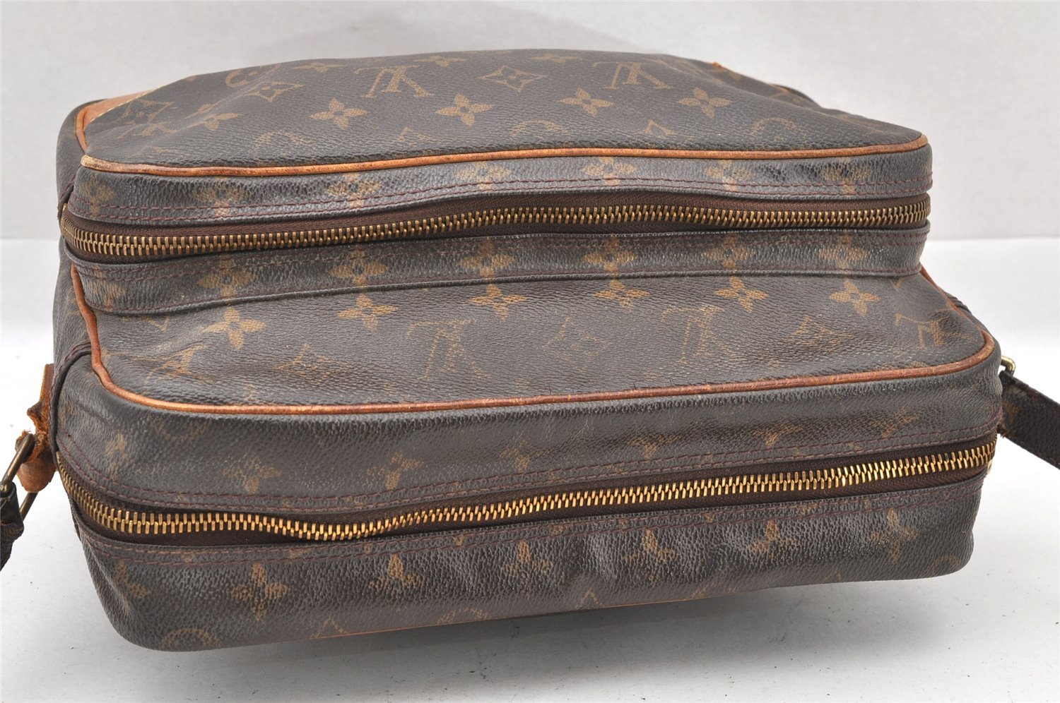 Authentic Louis Vuitton Monogram Nile Shoulder Cross Body Bag M45244 LV 1516I