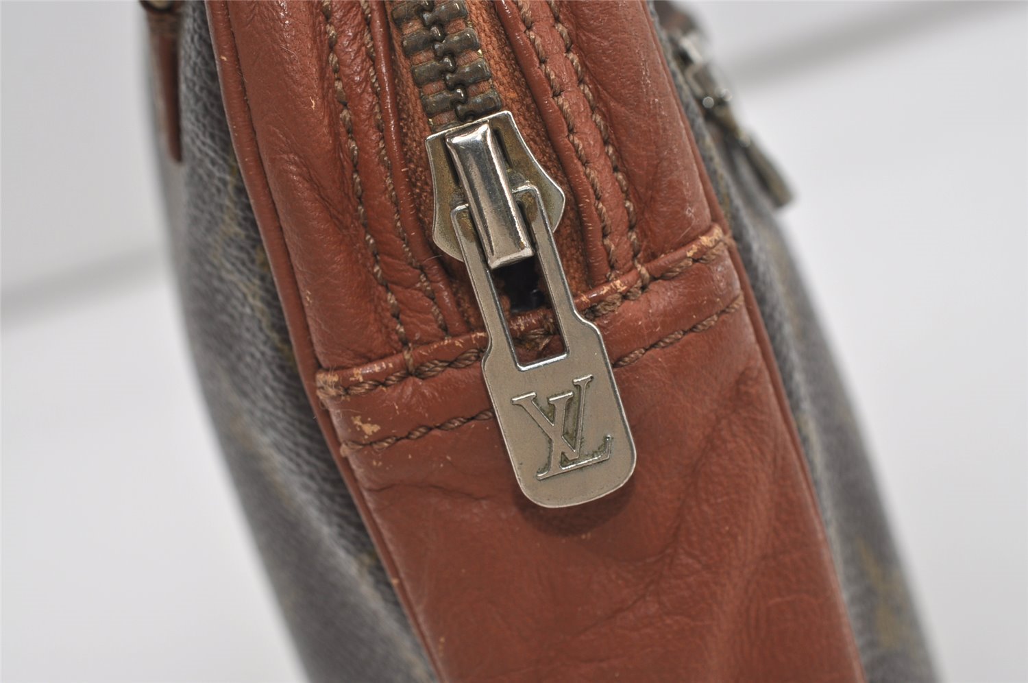 Authentic Louis Vuitton Monogram Pochette Sport Clutch Hand Bag Old Model 1521I