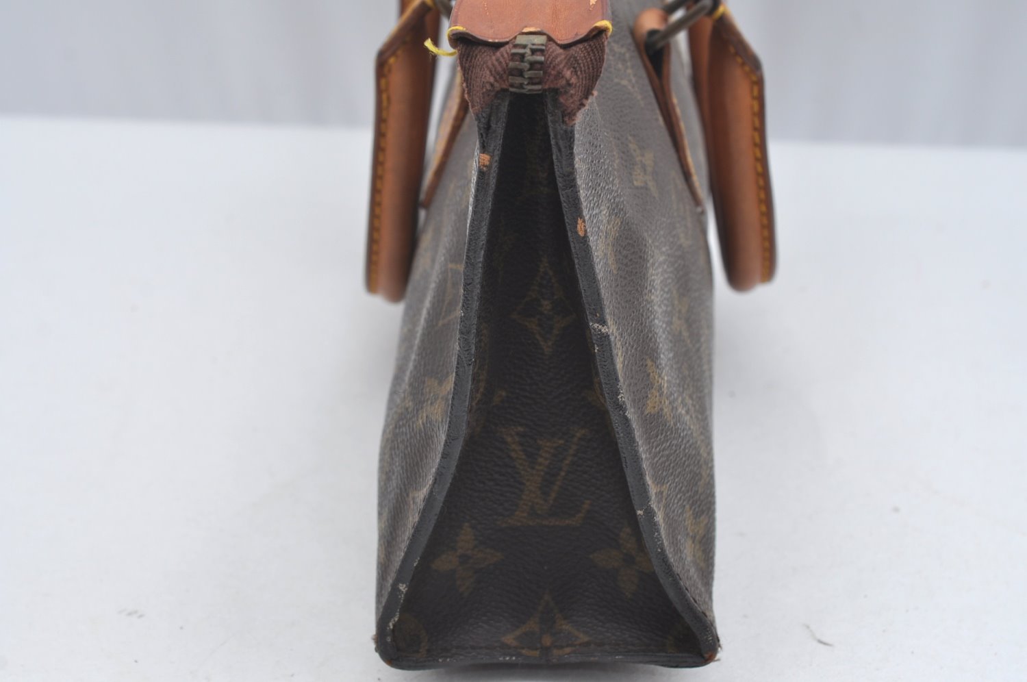 Authentic Louis Vuitton Monogram Sac Trico Hand Bag Old Model LV 1526I