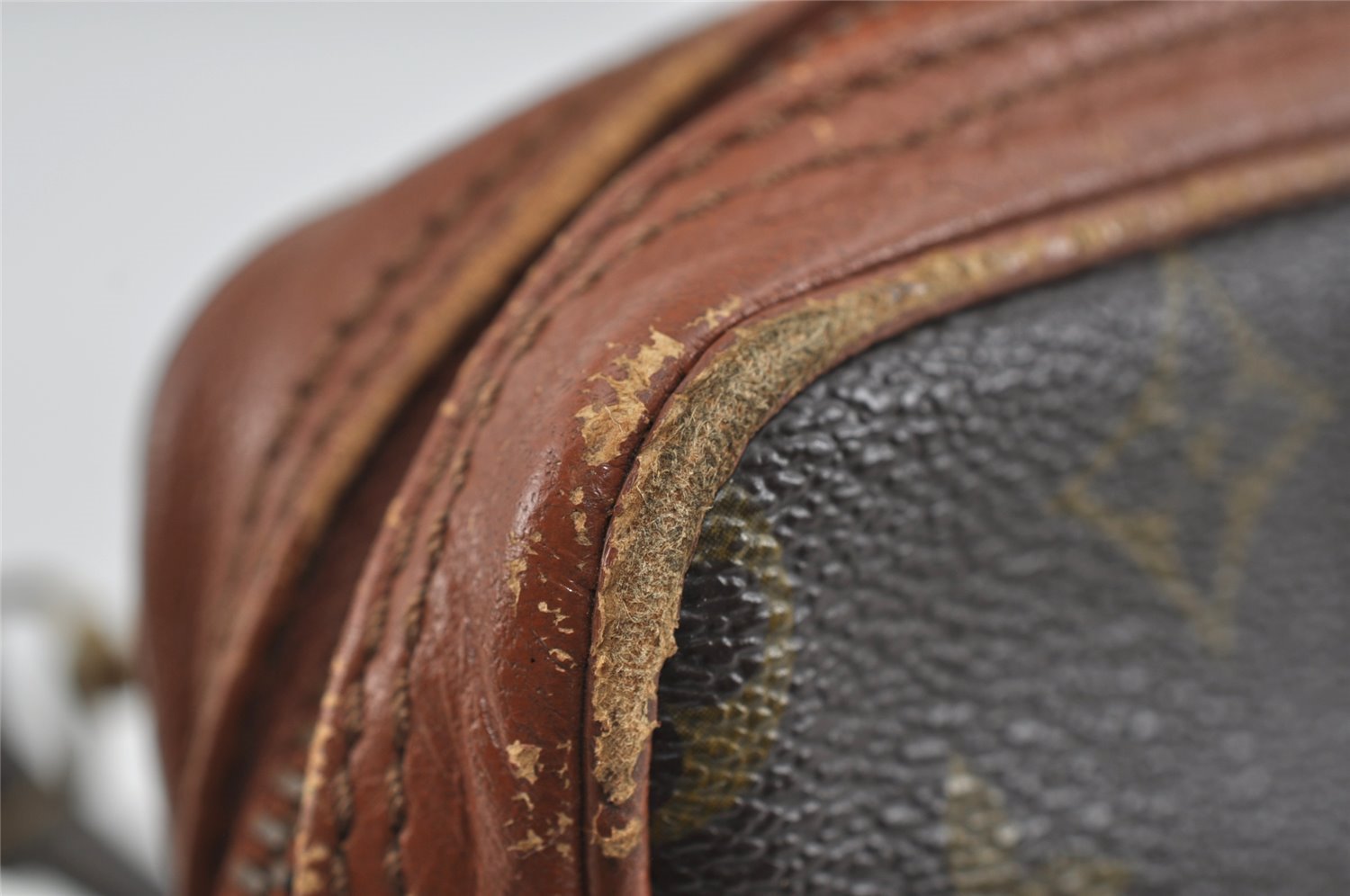 Authentic Louis Vuitton Monogram Shoulder Cross Body Bag Old Model LV 1528I