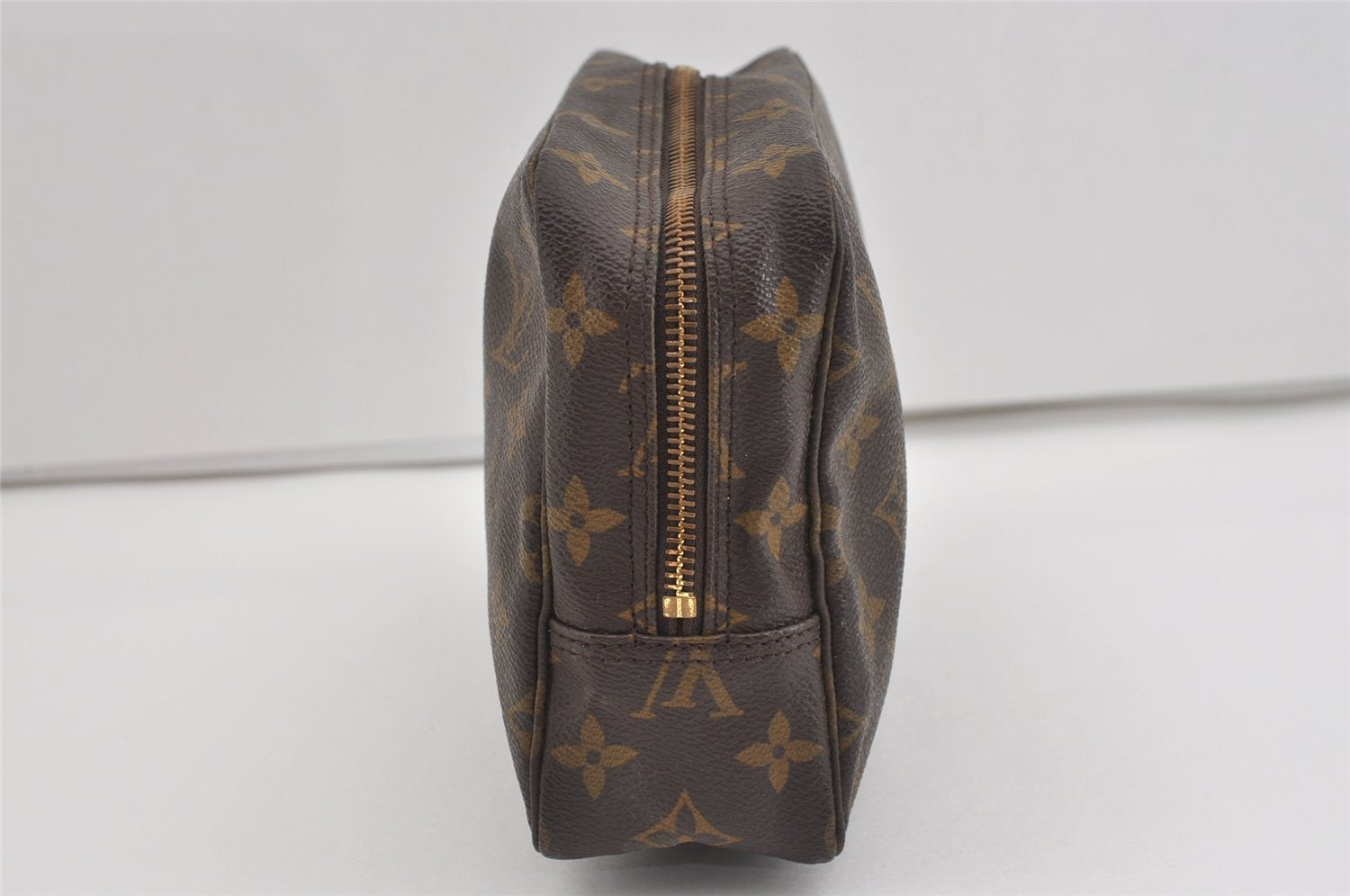 Auth Louis Vuitton Monogram Trousse Toilette 23 Clutch Hand Bag M47524 LV 1536I