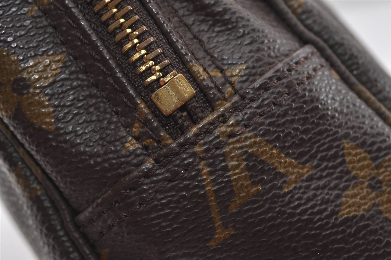 Auth Louis Vuitton Monogram Trousse Toilette 23 Clutch Hand Bag M47524 LV 1536I