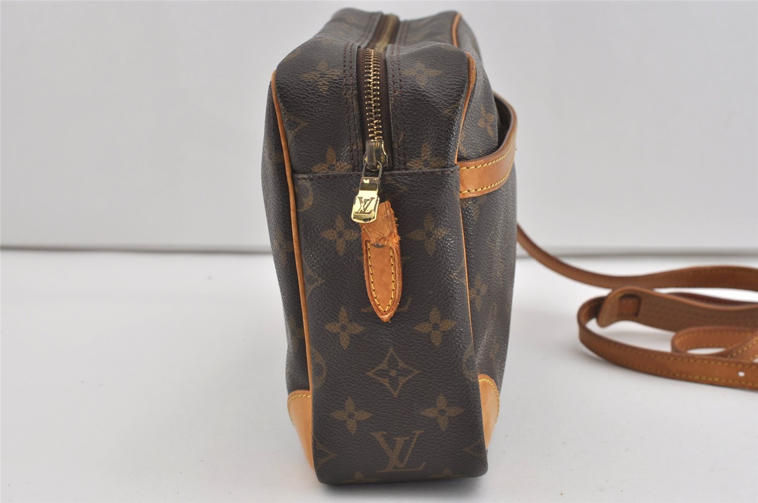 Auth Louis Vuitton Monogram Trocadero 30 Shoulder Cross Bag M51272 LV Junk 1537I