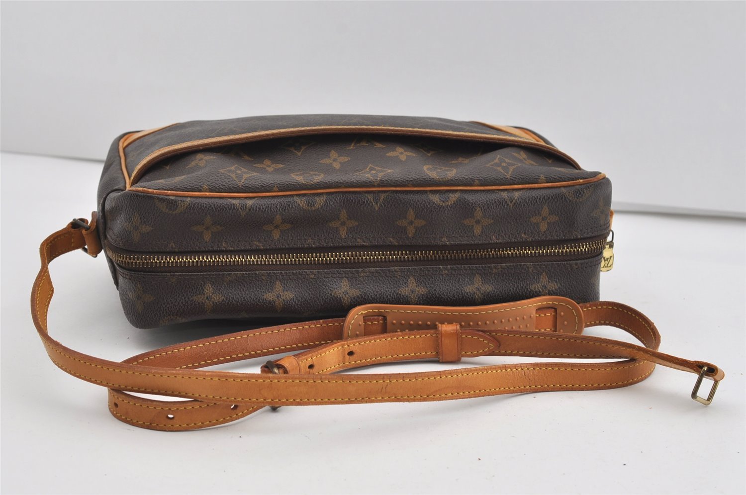 Auth Louis Vuitton Monogram Trocadero 30 Shoulder Cross Bag M51272 LV Junk 1537I