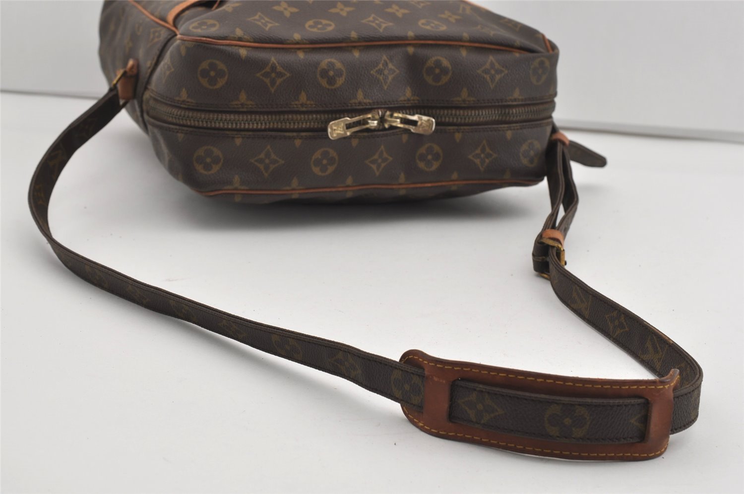 Authentic Louis Vuitton Monogram Danube 28 Shoulder Cross Body Bag LV 1542I