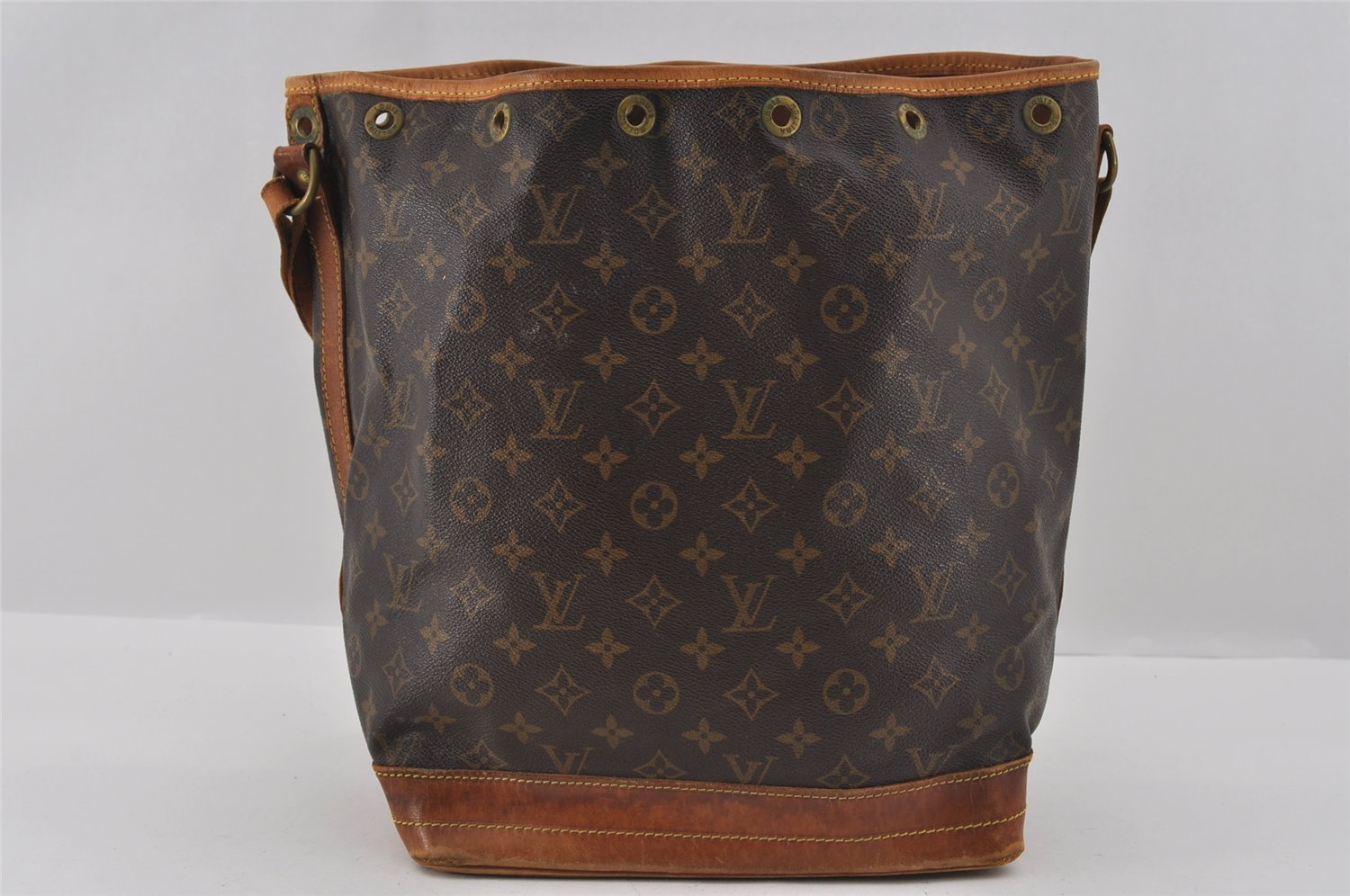 Authentic Louis Vuitton Monogram Noe Shoulder Drawstring Bag M42224 LV 1544I