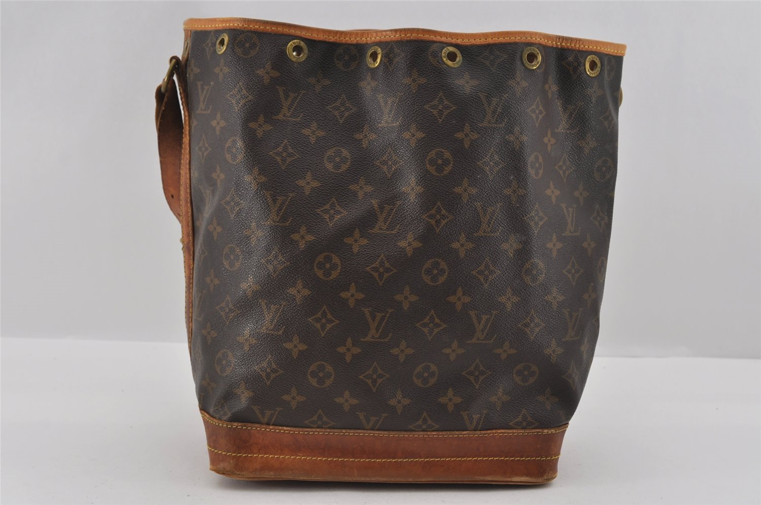 Authentic Louis Vuitton Monogram Noe Shoulder Drawstring Bag M42224 LV 1544I