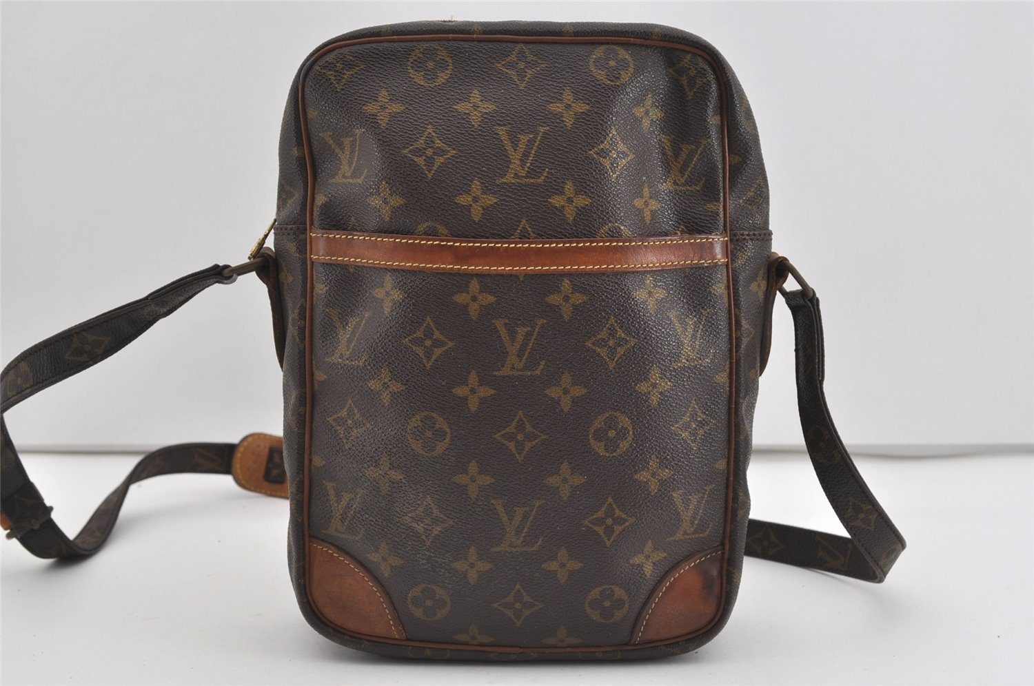Authentic Louis Vuitton Monogram Danube MM Shoulder Cross Bag M45264 LV 1549I