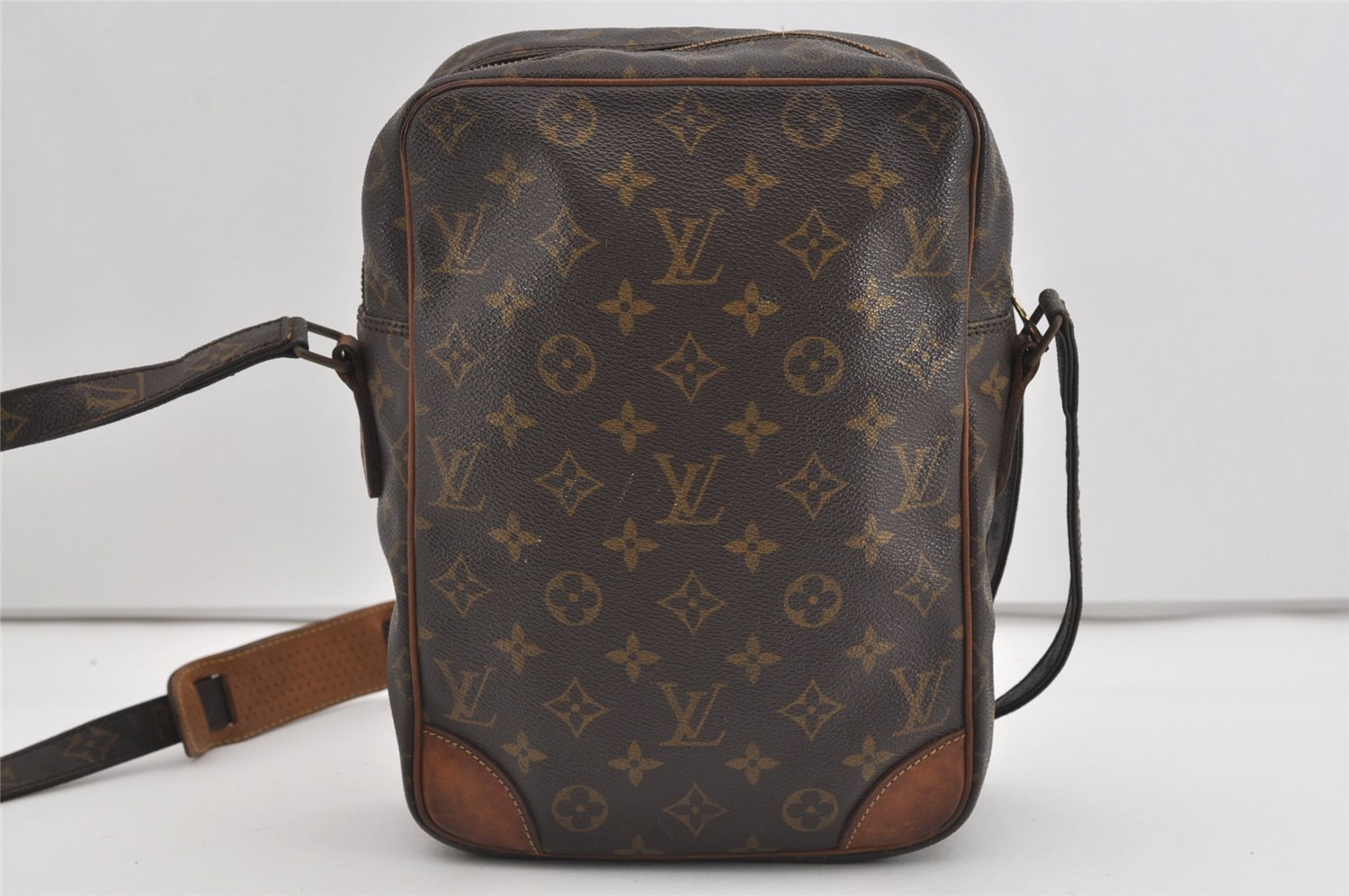 Authentic Louis Vuitton Monogram Danube MM Shoulder Cross Bag M45264 LV 1549I