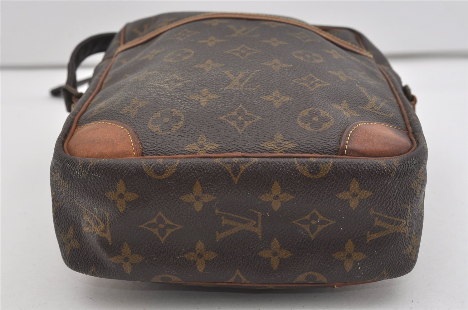 Authentic Louis Vuitton Monogram Danube MM Shoulder Cross Bag M45264 LV 1549I