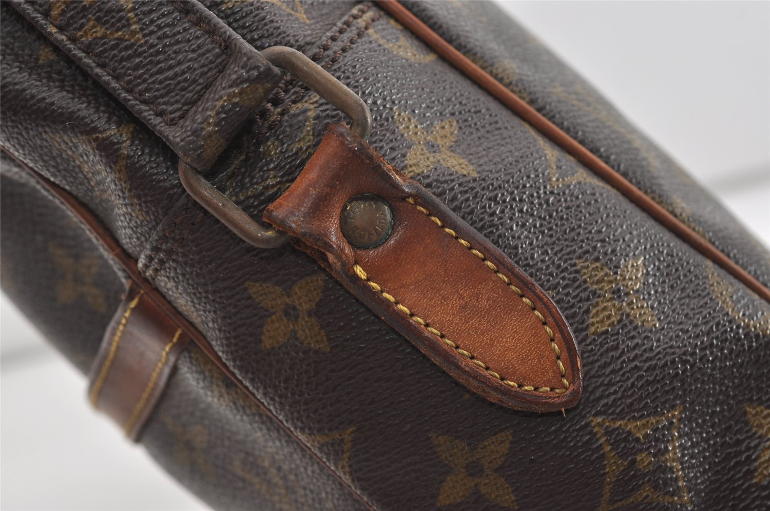 Authentic Louis Vuitton Monogram Danube MM Shoulder Cross Bag M45264 LV 1549I