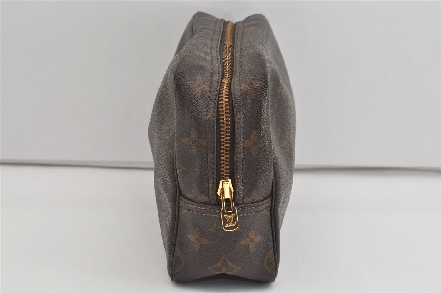 Auth Louis Vuitton Monogram Trousse Toilette 28 Clutch Hand Bag M47522 LV 1551I